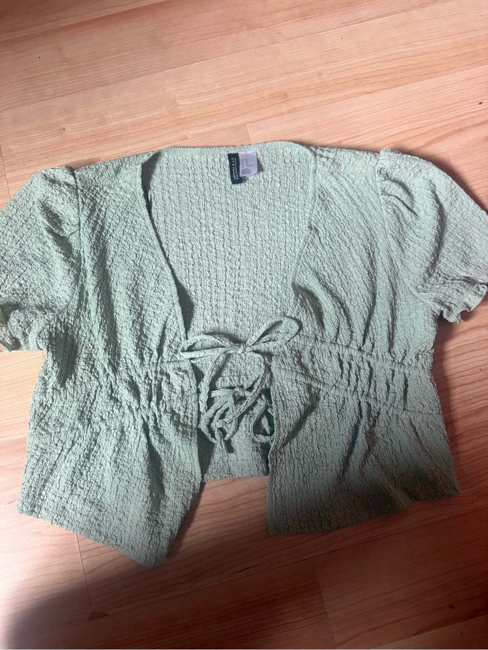 H&M Light Sage Green Crinkle Tie-Front Crop Blouse